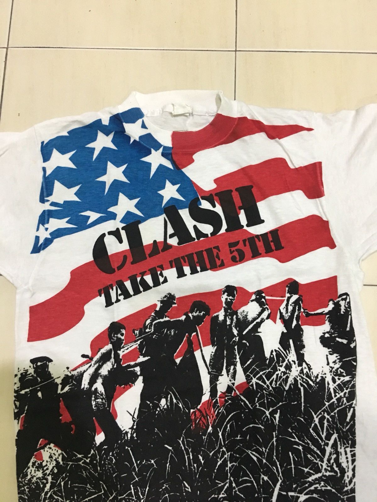 Band Tees × Fruit Of The Loom × Vintage Vintage 70s The Clash Fifth Column Take The 5 Th Tour Shirt Size US M / EU 48-50 / 2 - 5 Thumbnail