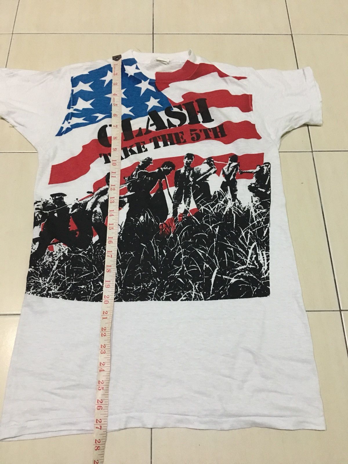 Band Tees × Fruit Of The Loom × Vintage Vintage 70s The Clash Fifth Column Take The 5 Th Tour Shirt Size US M / EU 48-50 / 2 - 14 Thumbnail