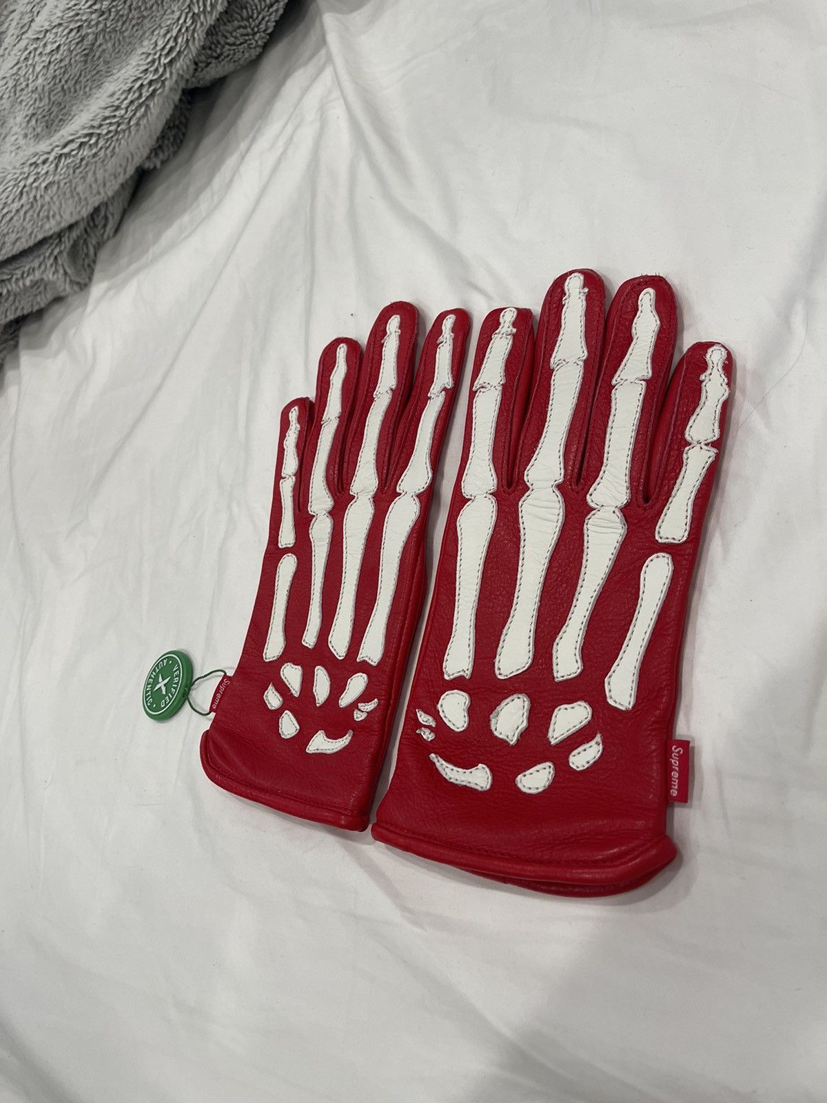 Supreme Skeleton gloves Grailed