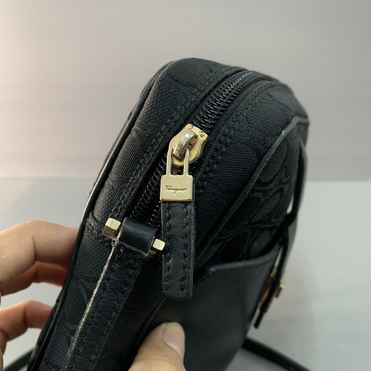 Salvatore Ferragamo Salvatore Ferragamo Black Slingbag Size ONE SIZE - 8 Thumbnail