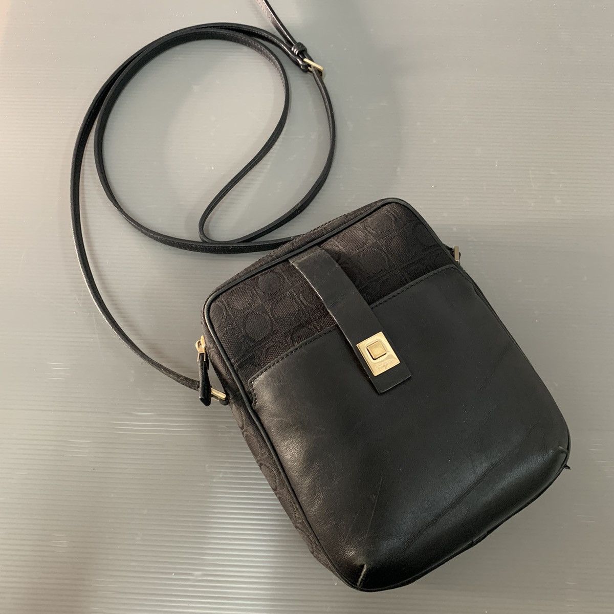 Salvatore Ferragamo Salvatore Ferragamo Black Slingbag Size ONE SIZE - 2 Thumbnail