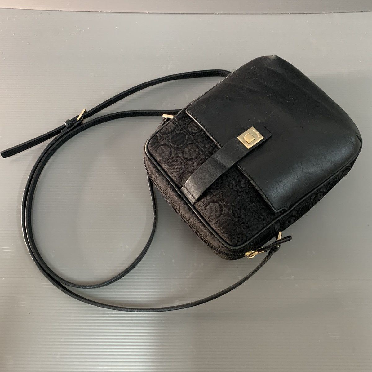 Salvatore Ferragamo Salvatore Ferragamo Black Slingbag Size ONE SIZE - 11 Thumbnail