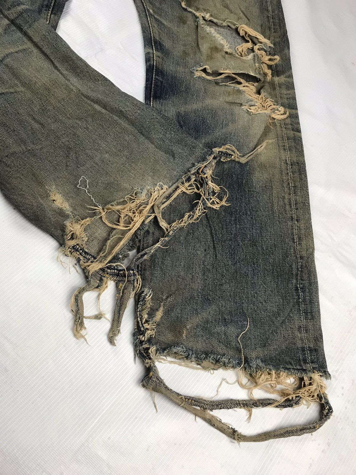 Japanese Brand RED SELVAGE ripped denim 14oz index 1960s known as 66x model Size US 31 - 20 Thumbnail
