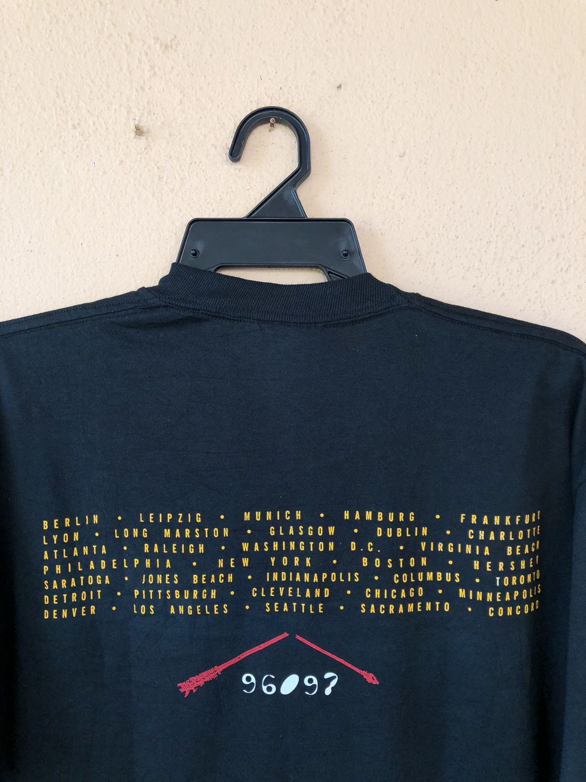 Band Tees Vintage 90s NEIL YOUNG With Crazy Horse Tour Tee Size US L / EU 52-54 / 3 - 10 Thumbnail