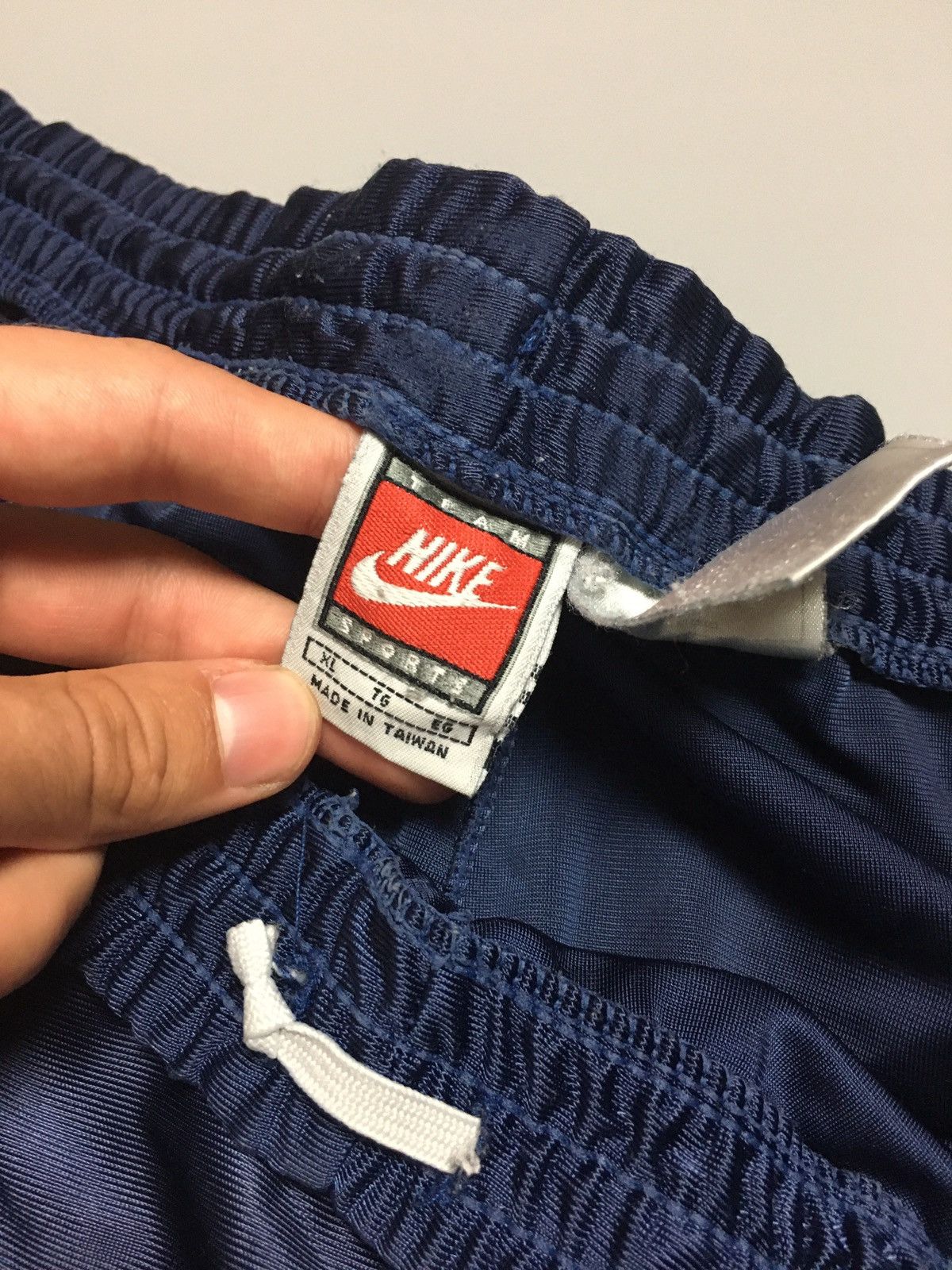Nike Nike team sports vintage nylon shorts basketball Size US 38 / EU 54 - 7 Thumbnail