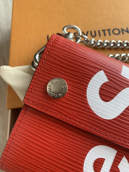 Supreme X Louis Vuitton Epi Chain Wallet