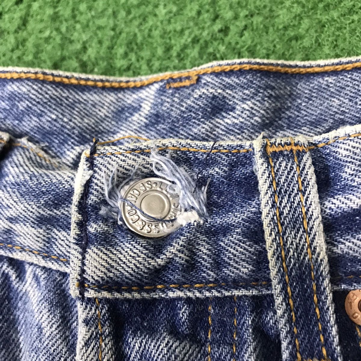 Levi's Vintage 90s Levis 501 Distressed Light wash Made in USA Size US 30 / EU 46 - 18 Thumbnail