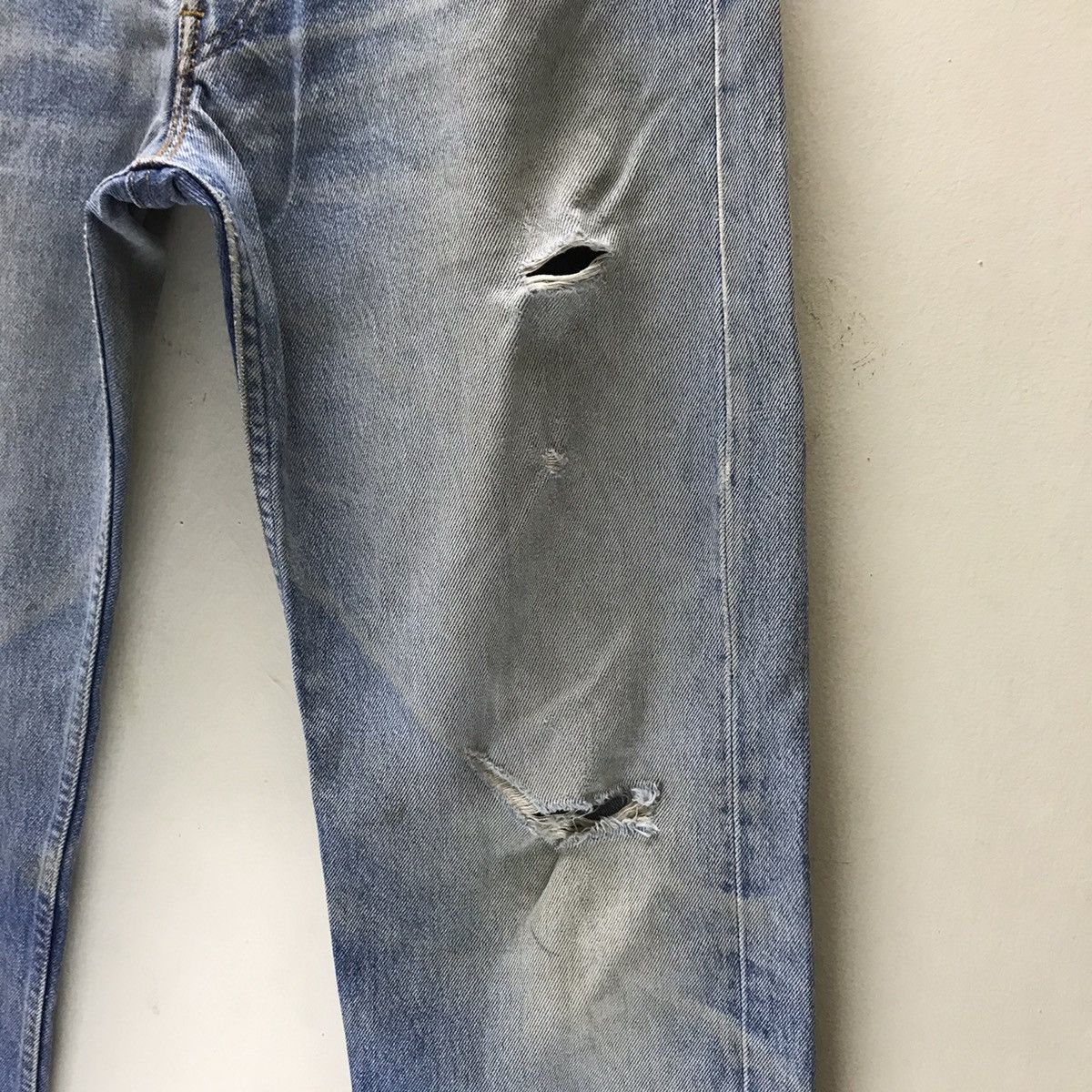 Levi's Vintage 80s Levis 501 Distressed Dirty Faded Butler Style Size US 33 - 7 Thumbnail