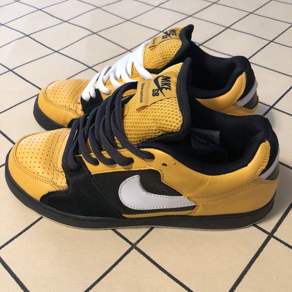 where can i buy nike flyease shoes