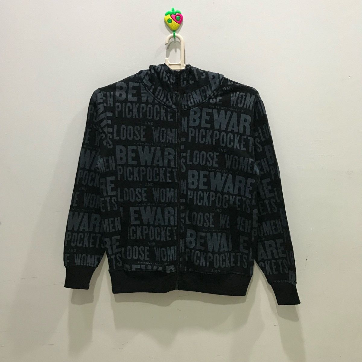 Japanese Brand × Vintage COMMONTAGE Hoodie Full Print Size L Fits Size M Size US M / EU 48-50 / 2 - 1 Thumbnail