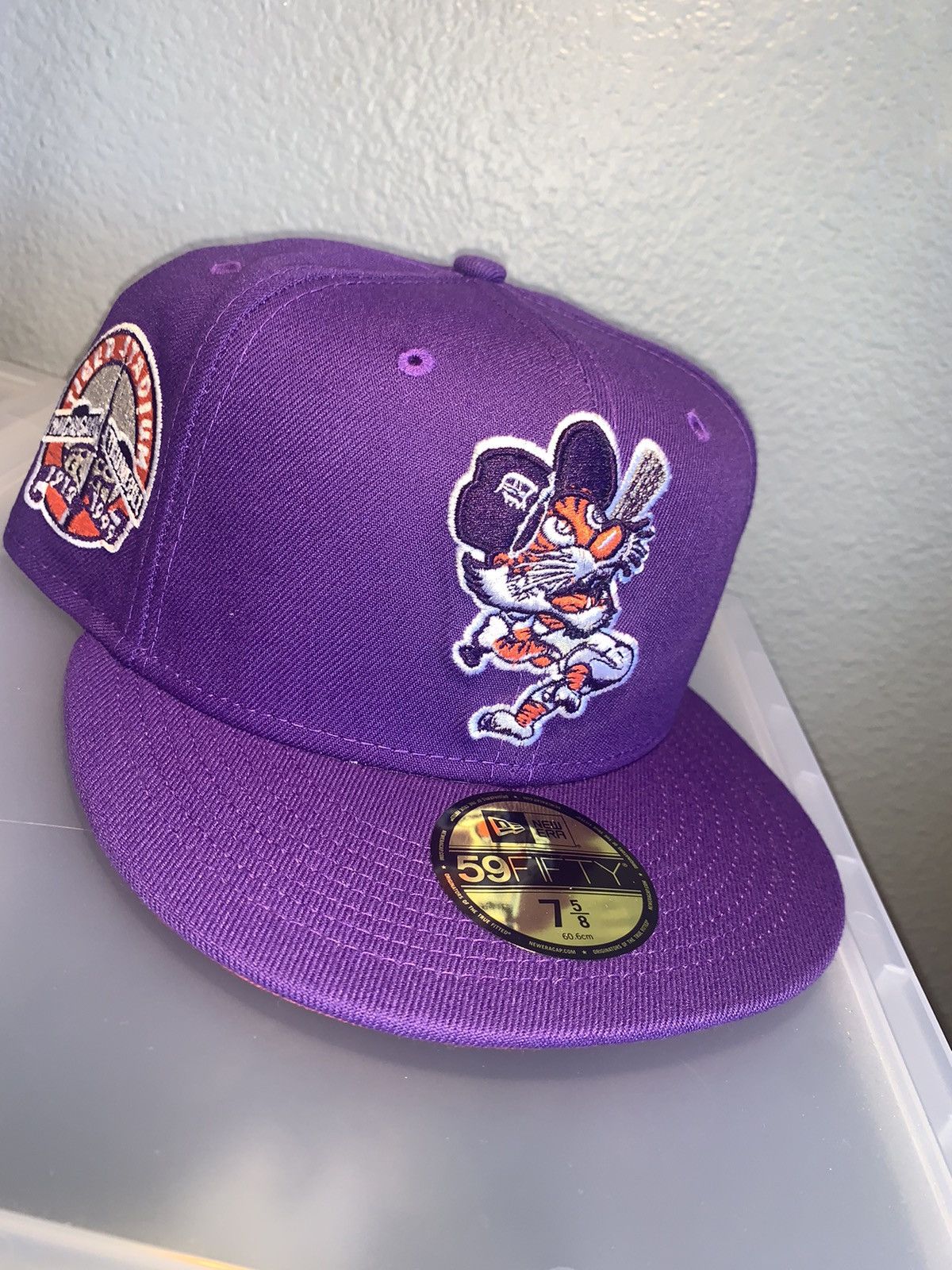 New Era Detroit Tigers Coked Out Tiger stadium Patch Orange Uv 7 5/8