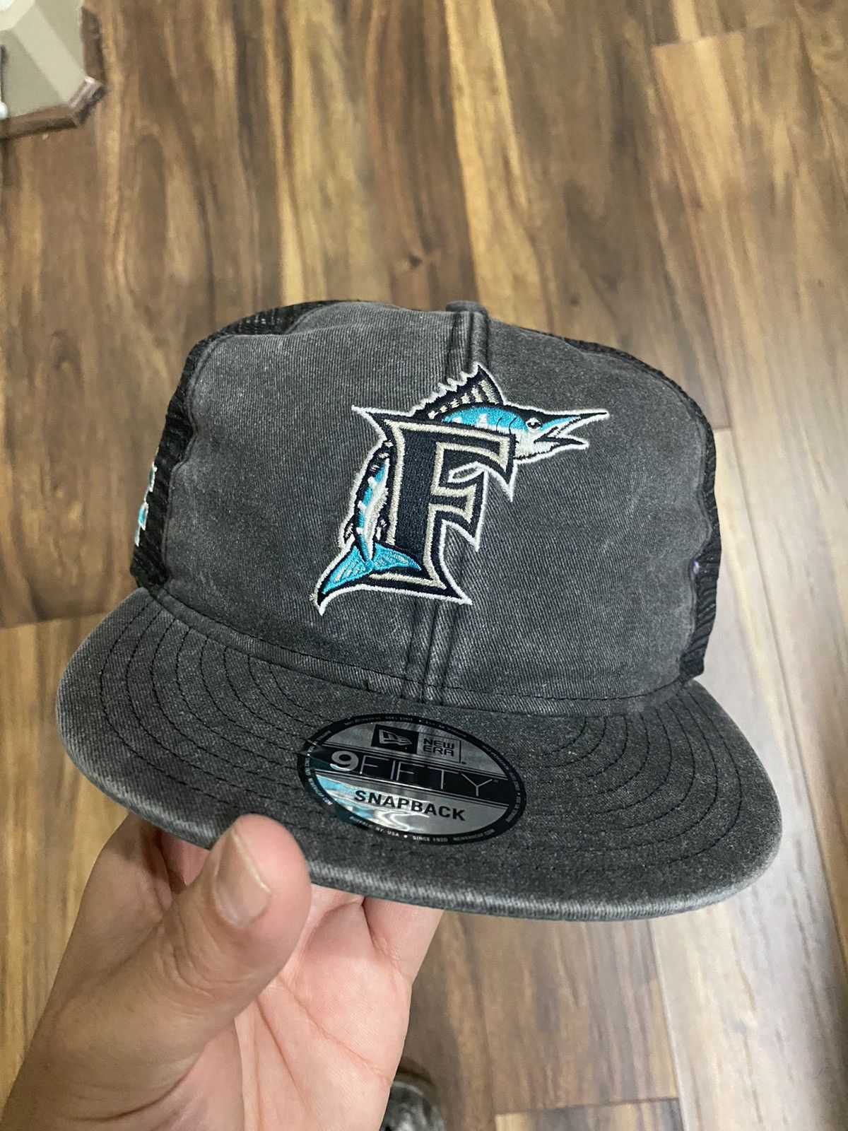 x Eric Emanuel FLORIDA MARLINS TRUCKER HAT Black – Bodega