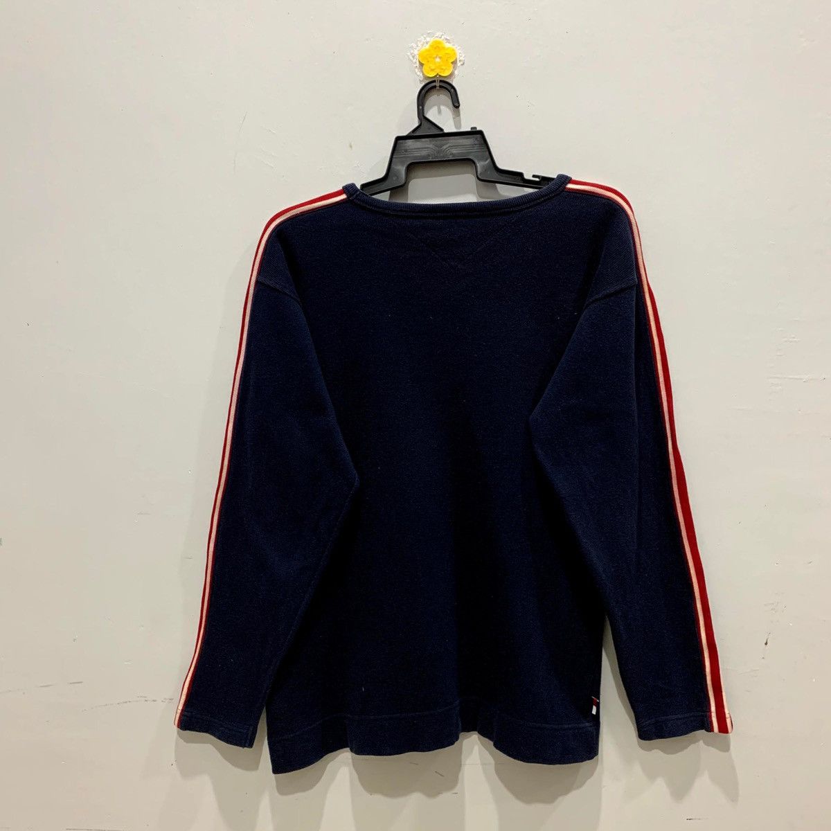 Japanese Brand × Tommy Hilfiger × Vintage TOMMY HILFIGER Sweatshirt Size XS Fits M Size US M / EU 48-50 / 2 - 7 Thumbnail