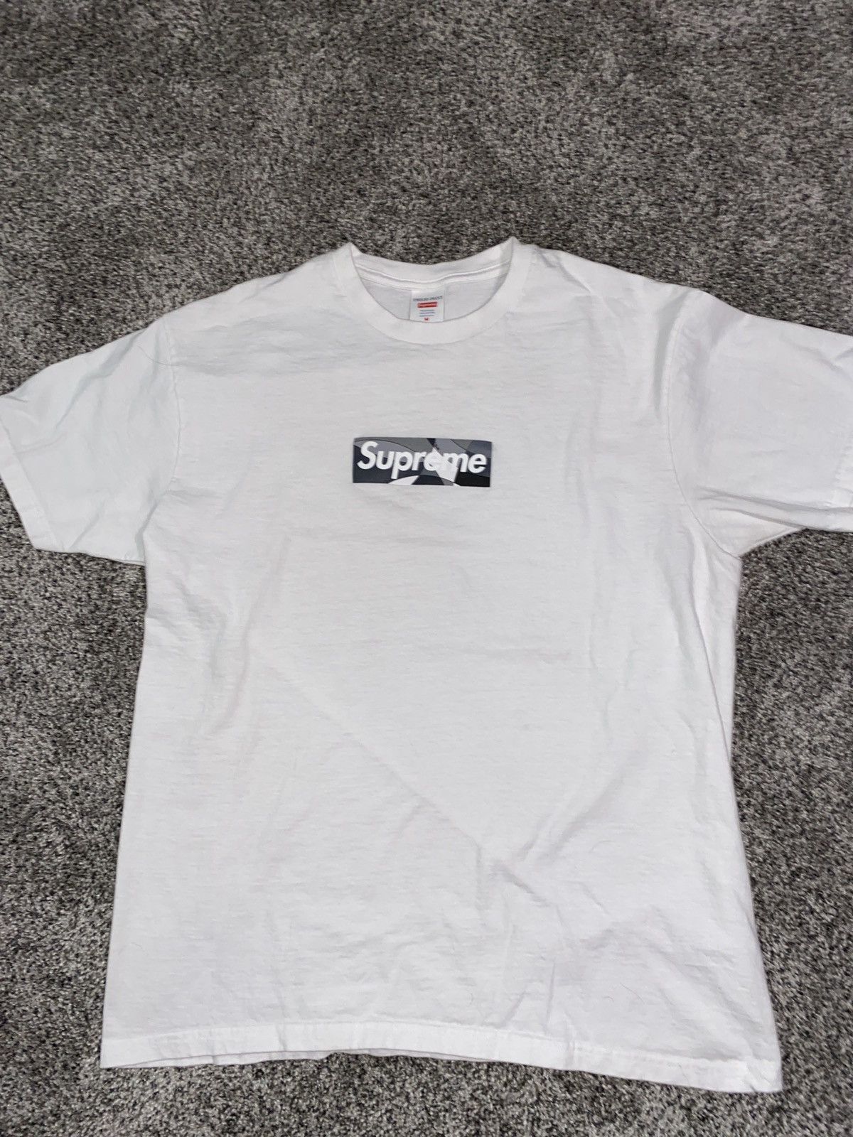 Supreme white on black box logo on sale