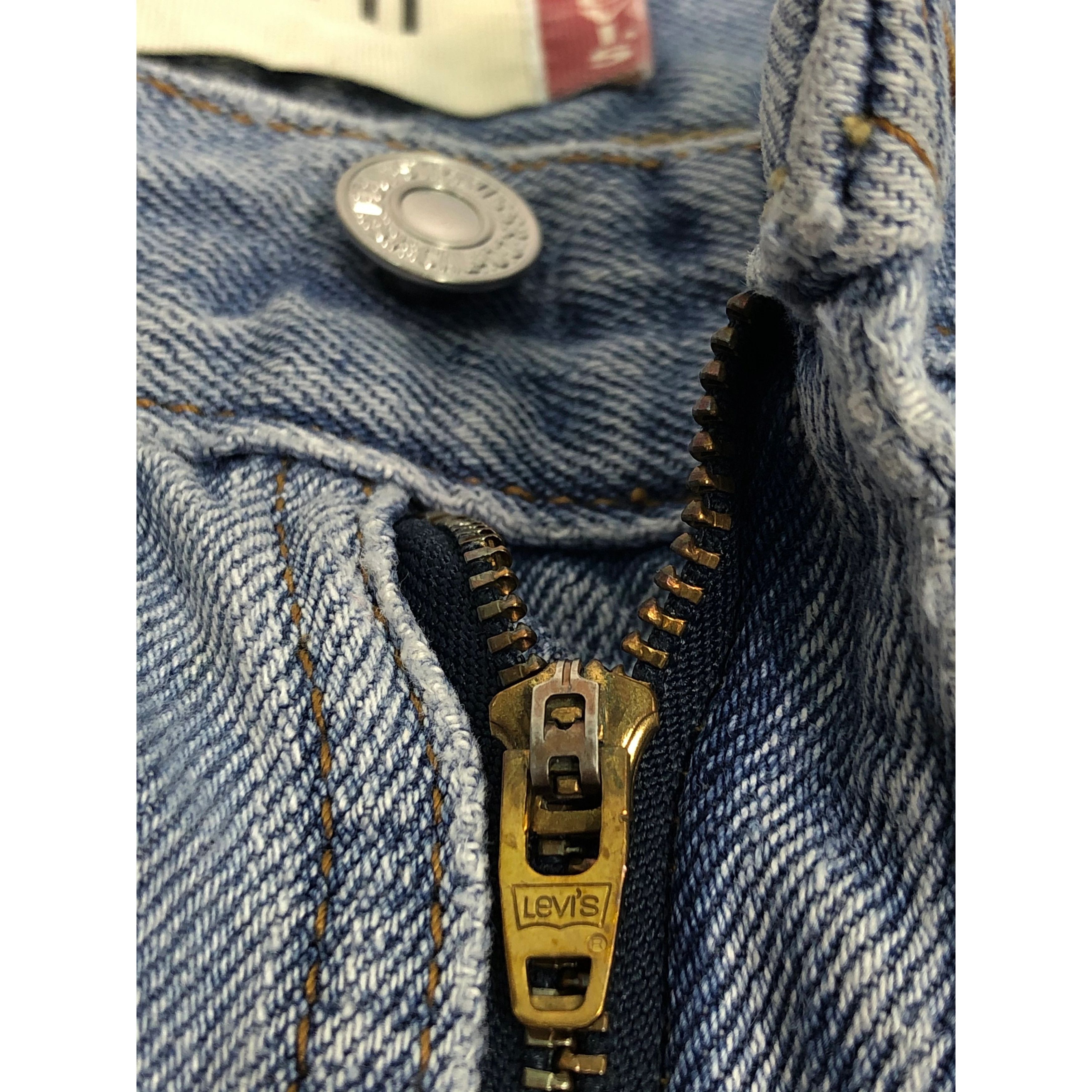 Levi's Vintage Levis 505 Lightwash Regular Fit Faded Denim DP0035 Size US 39 - 8 Thumbnail