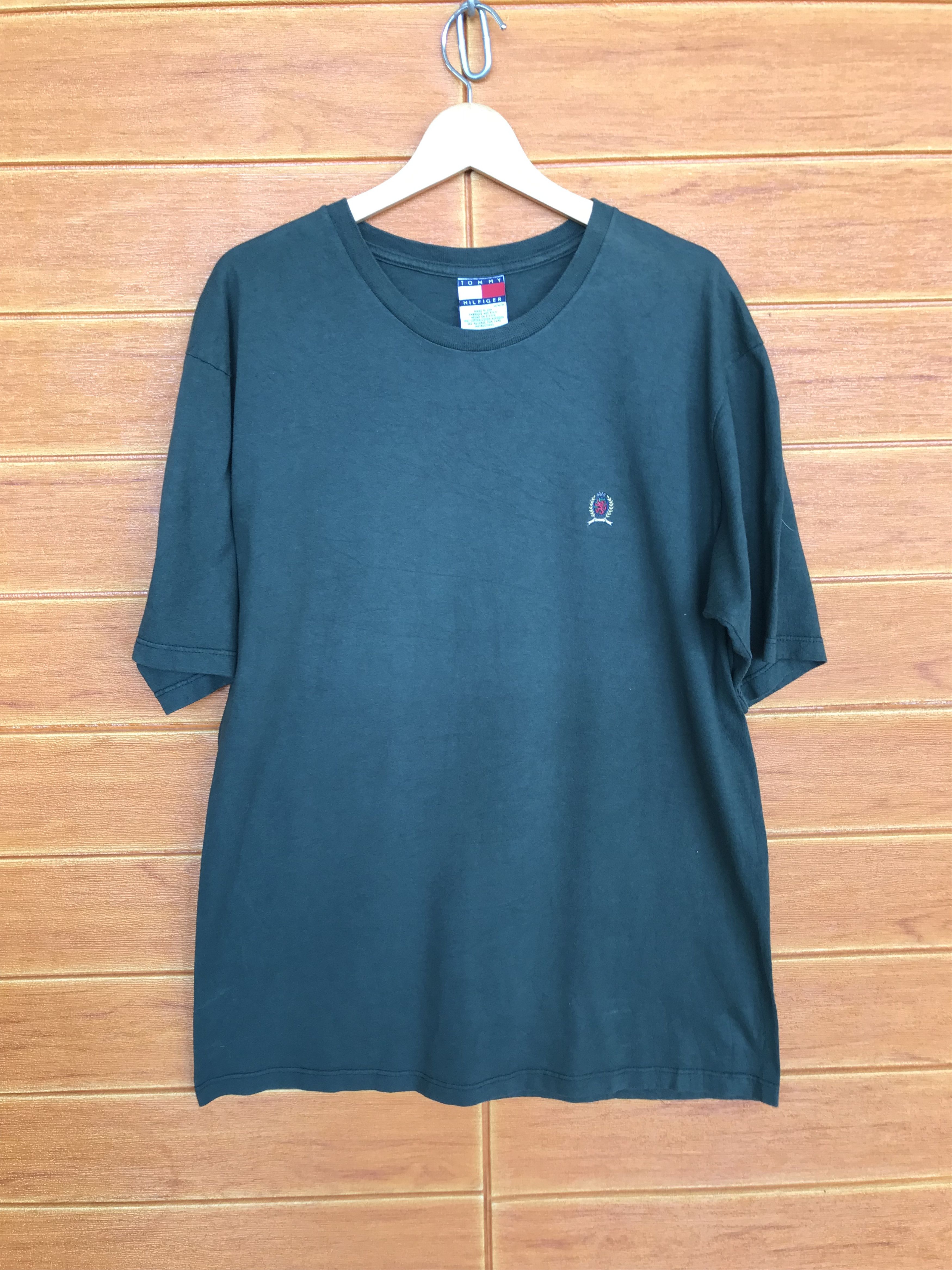 Vintage 90s Tommy Hilfiger Small Logo Embroidered T-Shirt