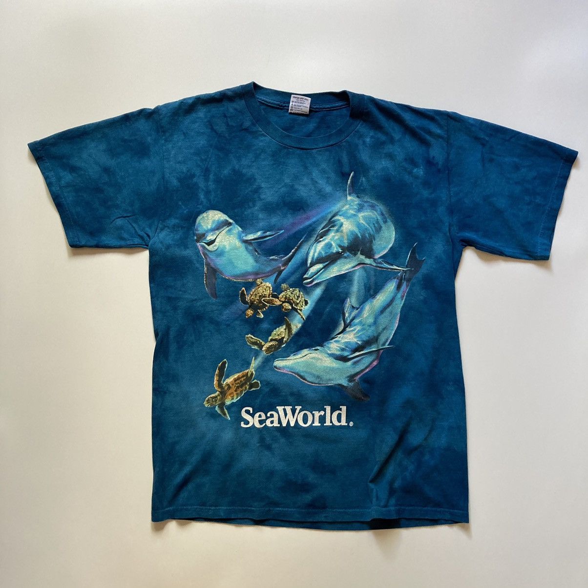 Arts & Science vintage seaworld dolphin turtle animal tie dye tee Size US M / EU 48-50 / 2 - 1 Thumbnail