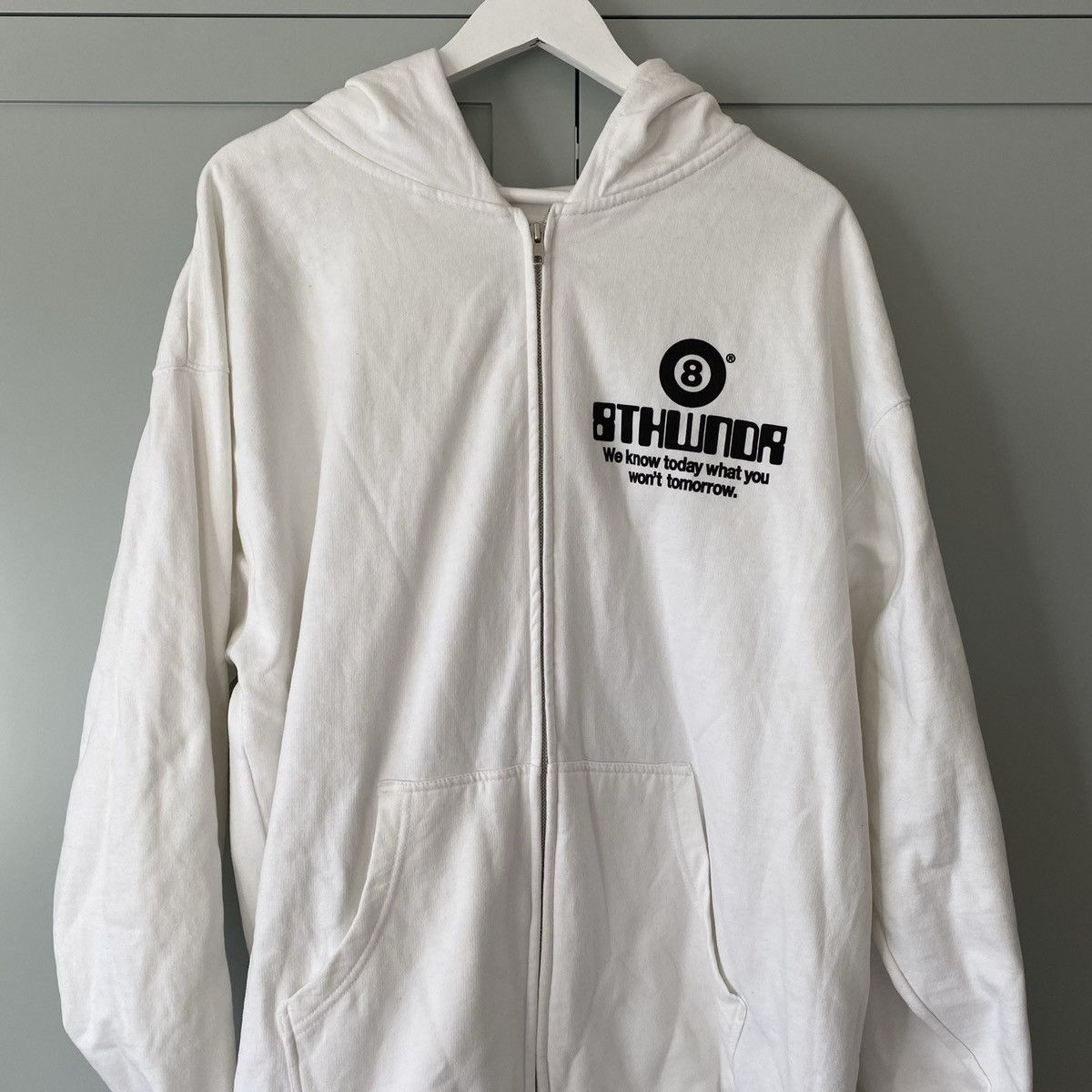 8thwndr sale zip up