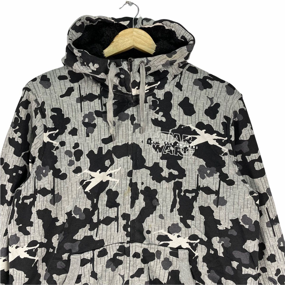 Star Wars 🌟STAR WARS The Force Awakens Hoodie Camo Sherpa Sweatshirt Size US L / EU 52-54 / 3 - 4 Thumbnail