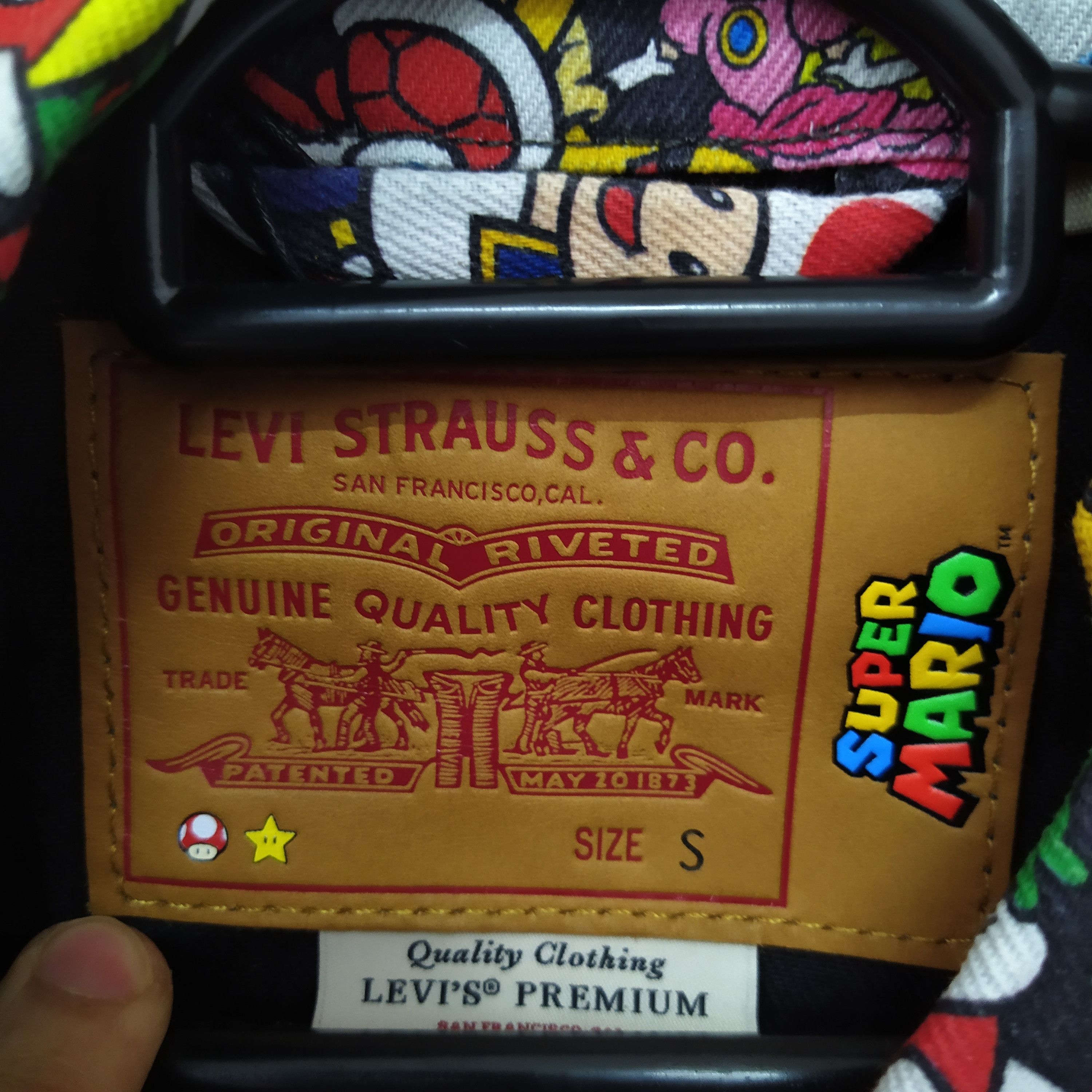 Levi's × Nintendo LEVIS "BIG E" x SUPER MARIO NINTENDO DENIM JACKET (D35) Size US S / EU 44-46 / 1 - 5 Thumbnail