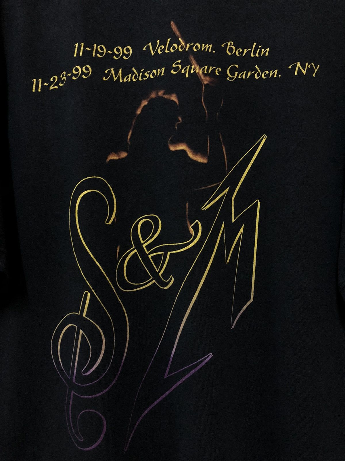 Band Tees × Metallica × Vintage Vintage 1999 Metallica S&M Live Concert Rare 90s Tee Shirt Size US XL / EU 56 / 4 - 10 Thumbnail