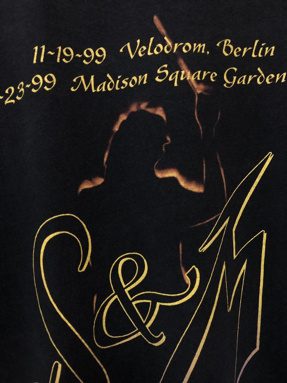 Band Tees × Metallica × Vintage Vintage 1999 Metallica S&M Live Concert Rare 90s Tee Shirt Size US XL / EU 56 / 4 - 11 Thumbnail