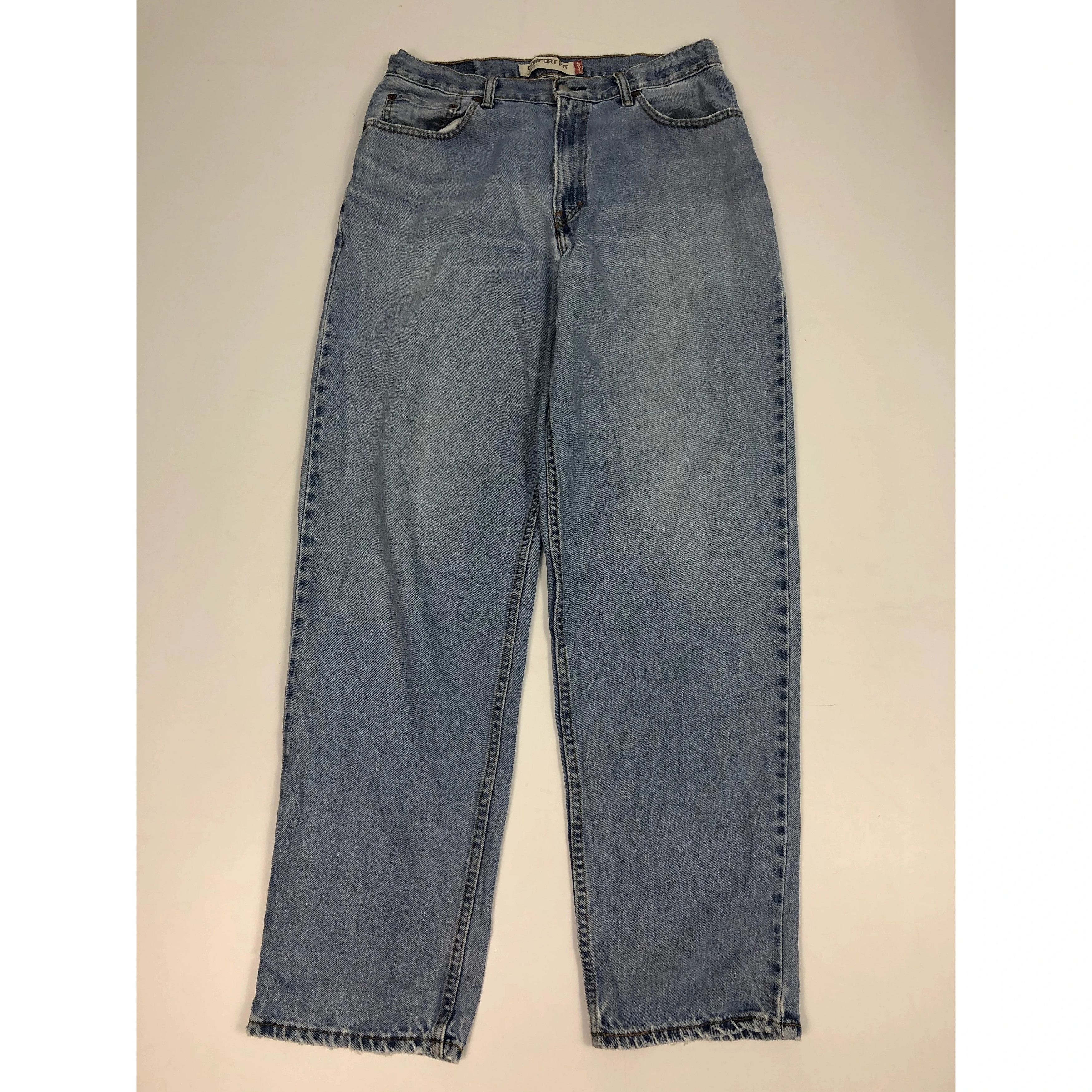 image of Vintage Levis 560 Comfort Fit Denim Pant in Blue Denim, Men's (Size 35)