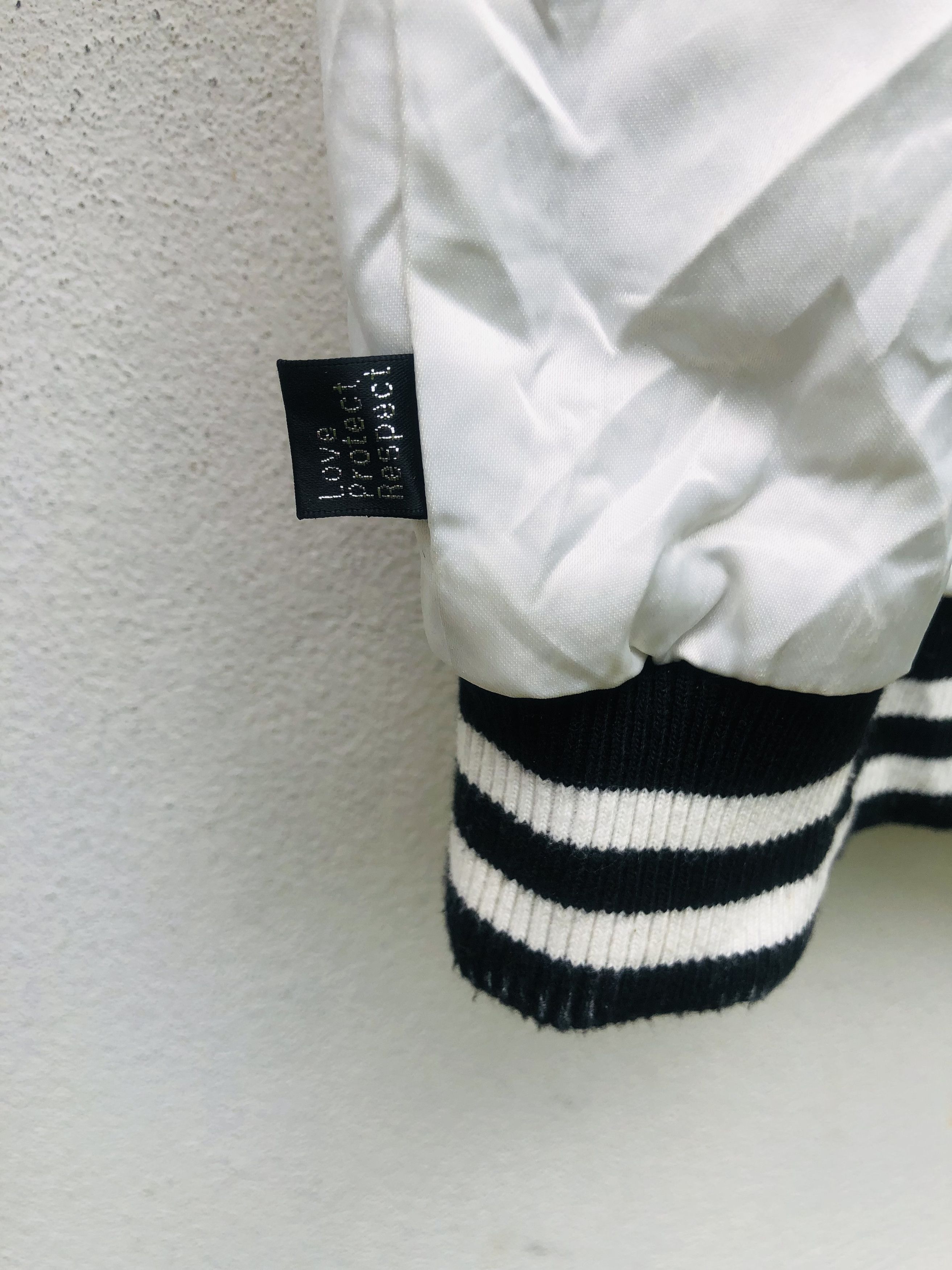 Japanese Brand Vintage Shoop Big Logo Travis Scott Fashion Style Size US M / EU 48-50 / 2 - 6 Thumbnail