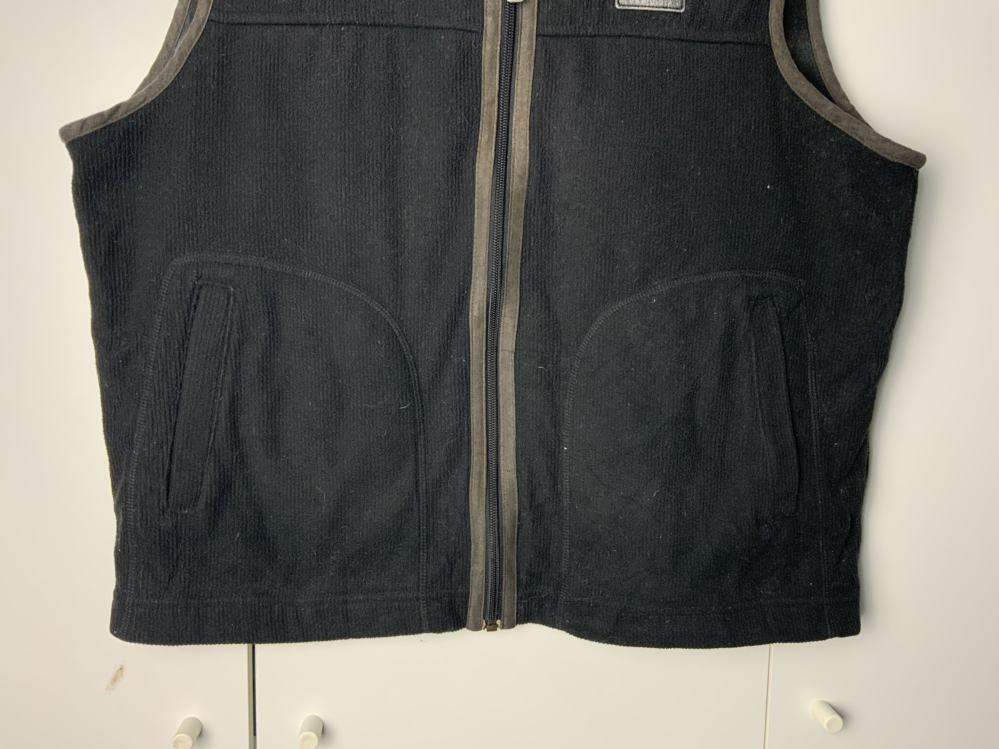 Japanese Brand First Down Hiking Sportswear Corduroi Vest Size US L / EU 52-54 / 3 - 4 Thumbnail