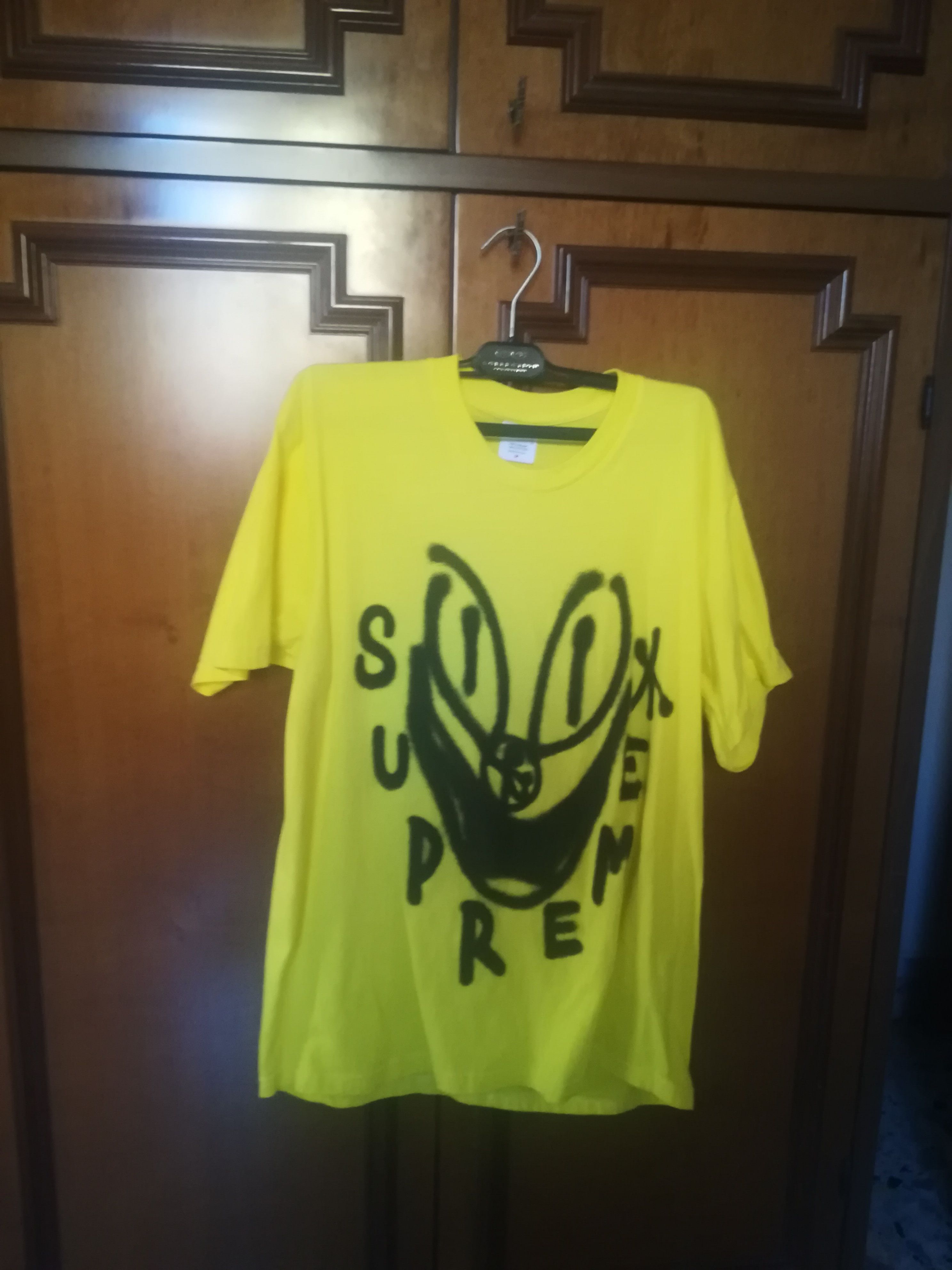 Supreme smile outlet tee yellow