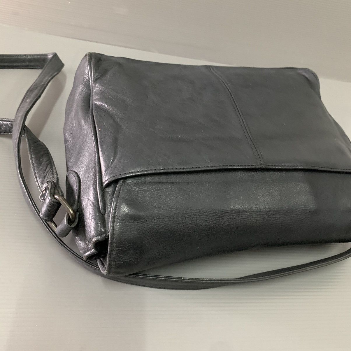 Aigner Aigner Leather Black Slingbag Size ONE SIZE - 9 Thumbnail