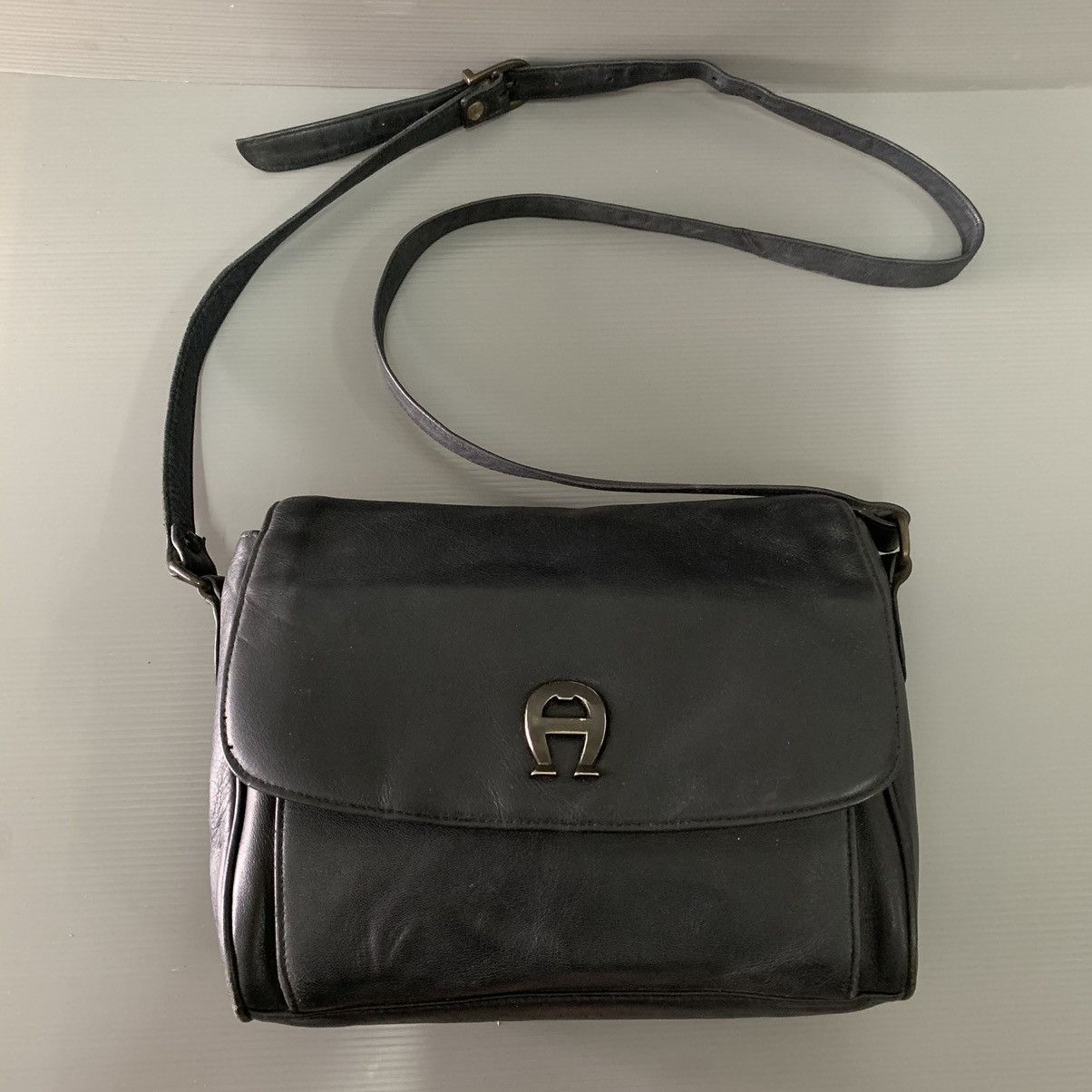 Aigner Aigner Leather Black Slingbag Size ONE SIZE - 10 Thumbnail