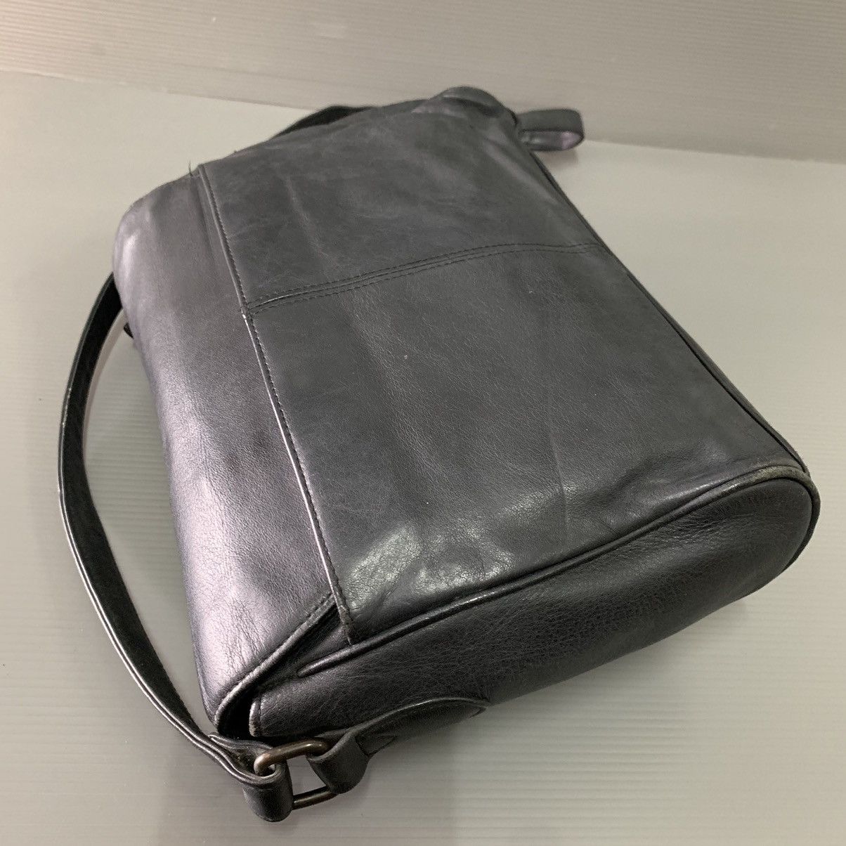 Aigner Aigner Leather Black Slingbag Size ONE SIZE - 8 Thumbnail