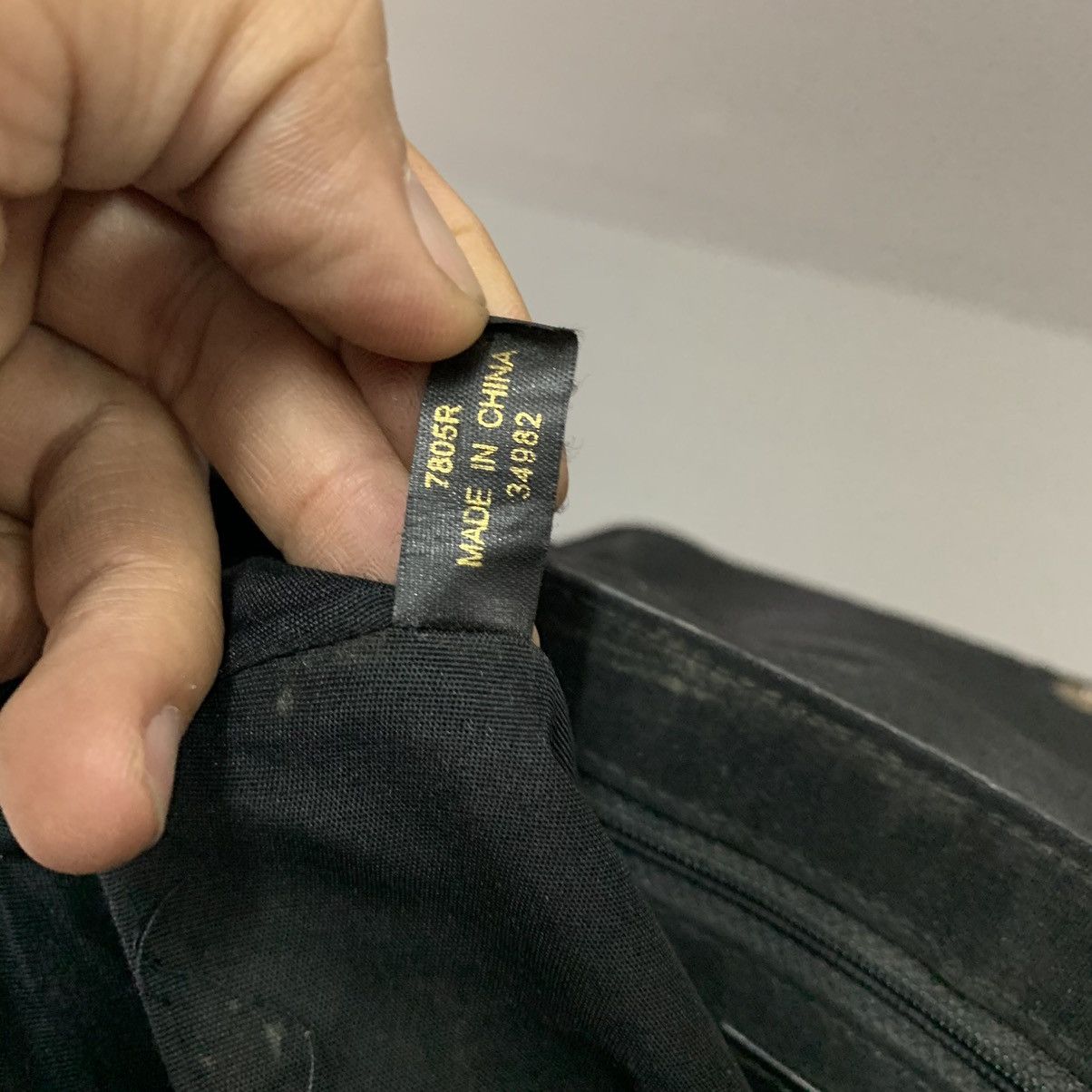 Aigner Aigner Leather Black Slingbag Size ONE SIZE - 15 Thumbnail