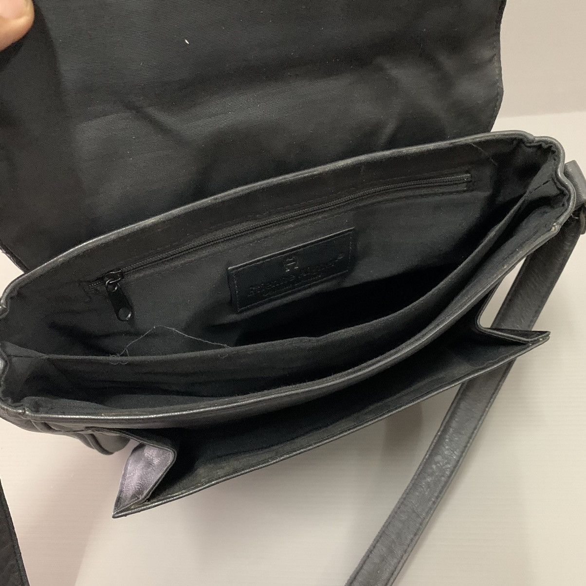 Aigner Aigner Leather Black Slingbag Size ONE SIZE - 13 Thumbnail
