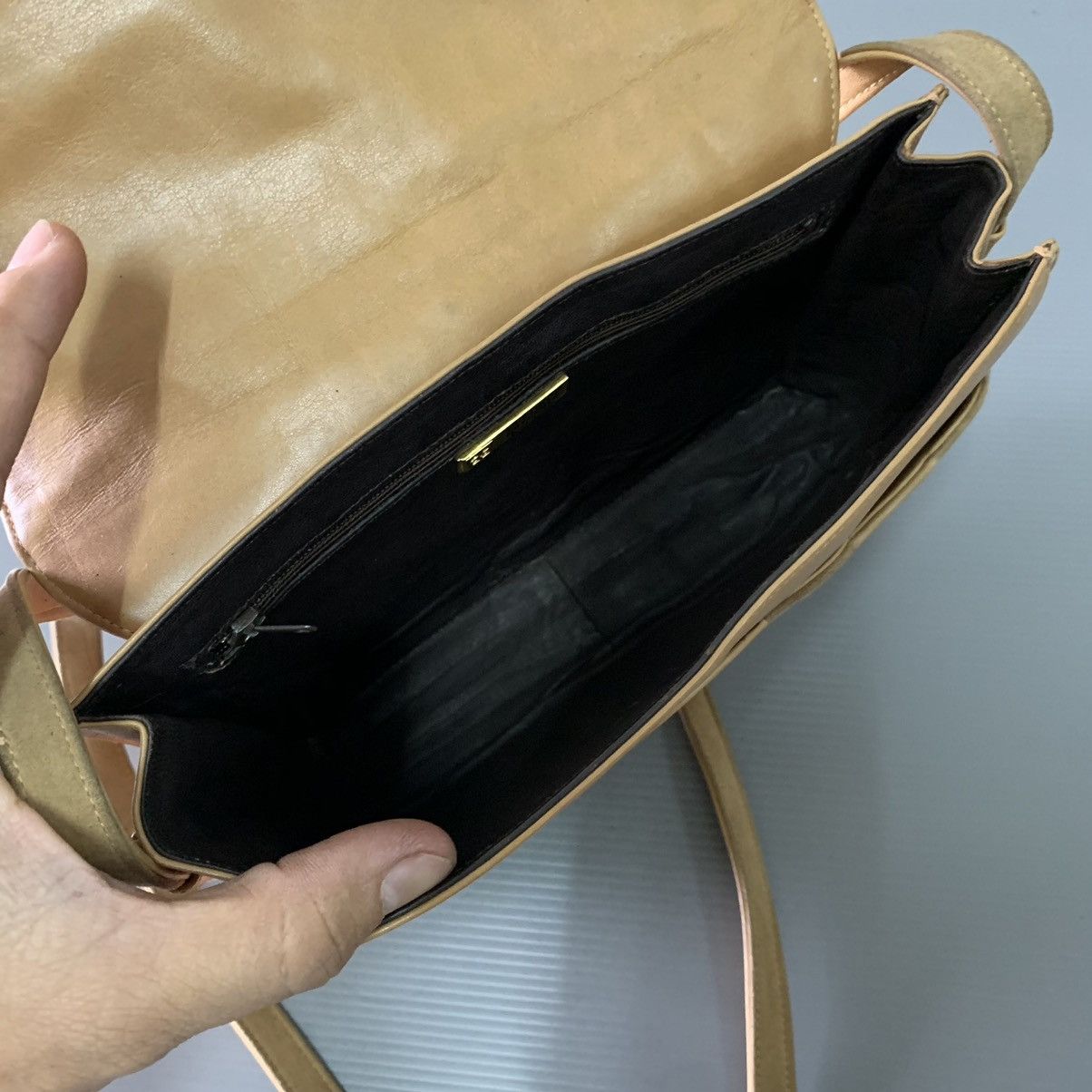 Valentino Valentino Garavani Leather Slingbag Size ONE SIZE - 11 Thumbnail