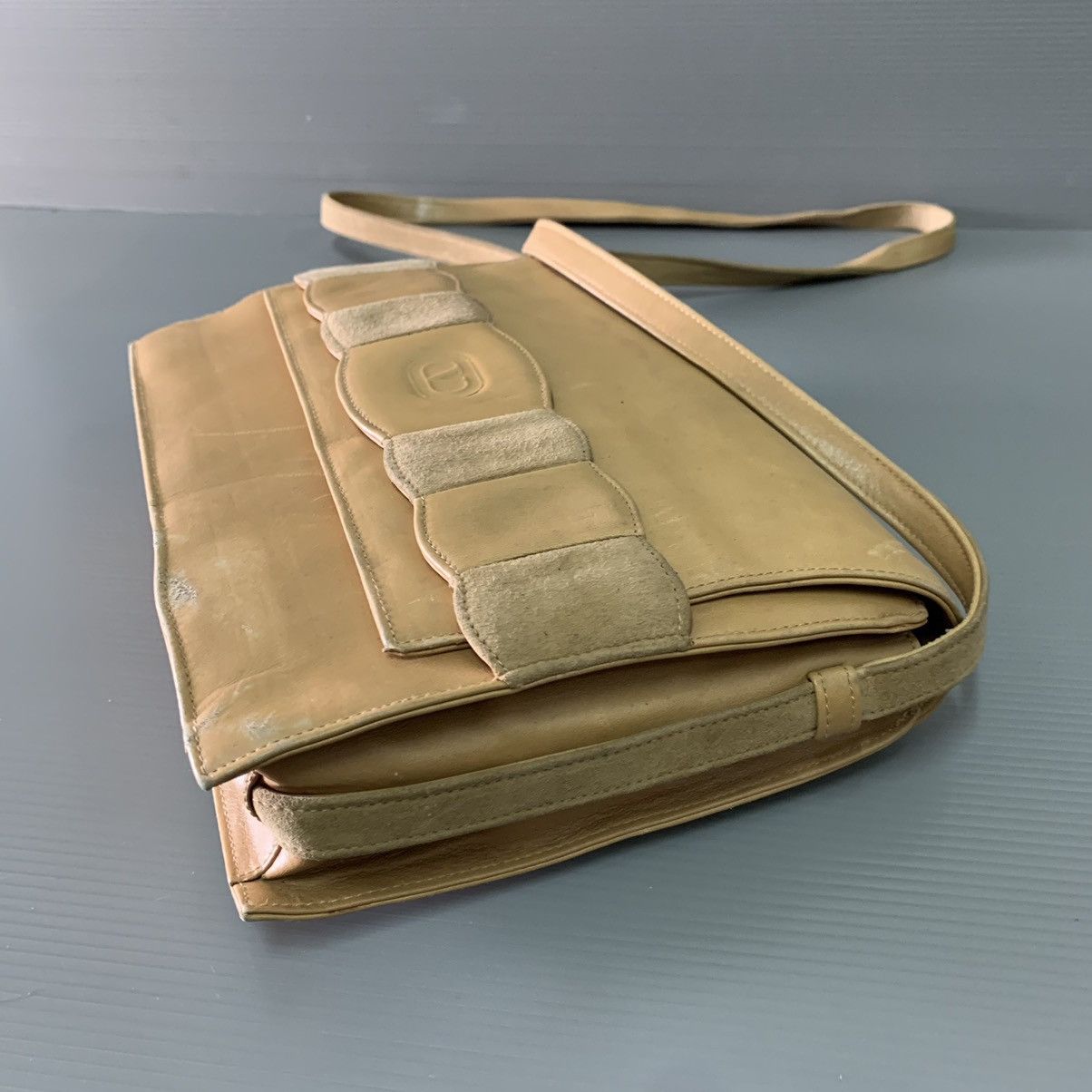 Valentino Valentino Garavani Leather Slingbag Size ONE SIZE - 7 Thumbnail