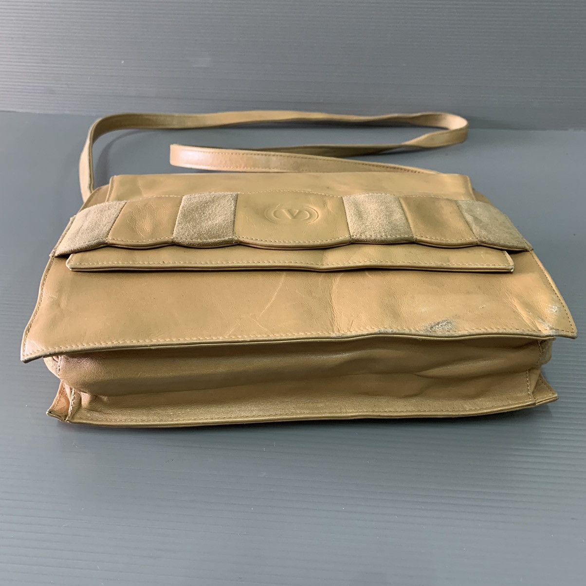 Valentino Valentino Garavani Leather Slingbag Size ONE SIZE - 8 Thumbnail