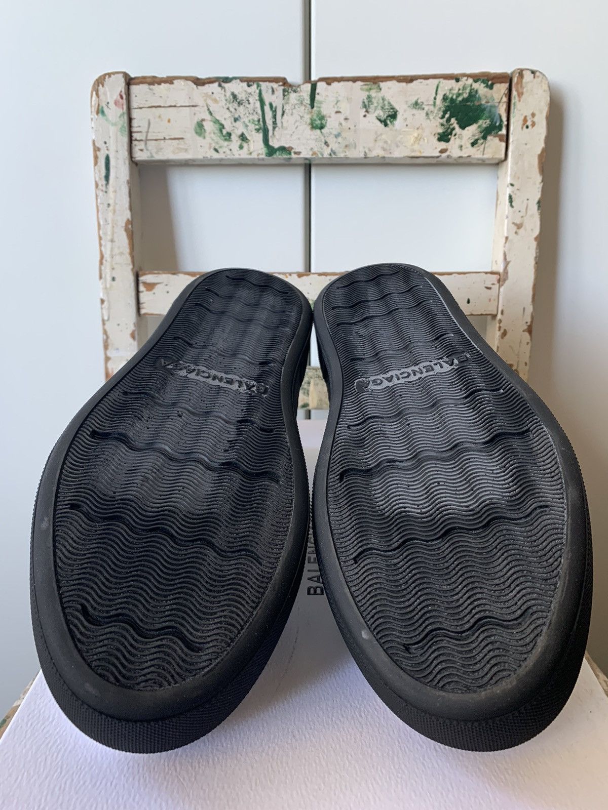 Balenciaga BALENCIAGA METALLIC SILVER SNEAKERS Size US 6 / EU 39 - 10 Thumbnail