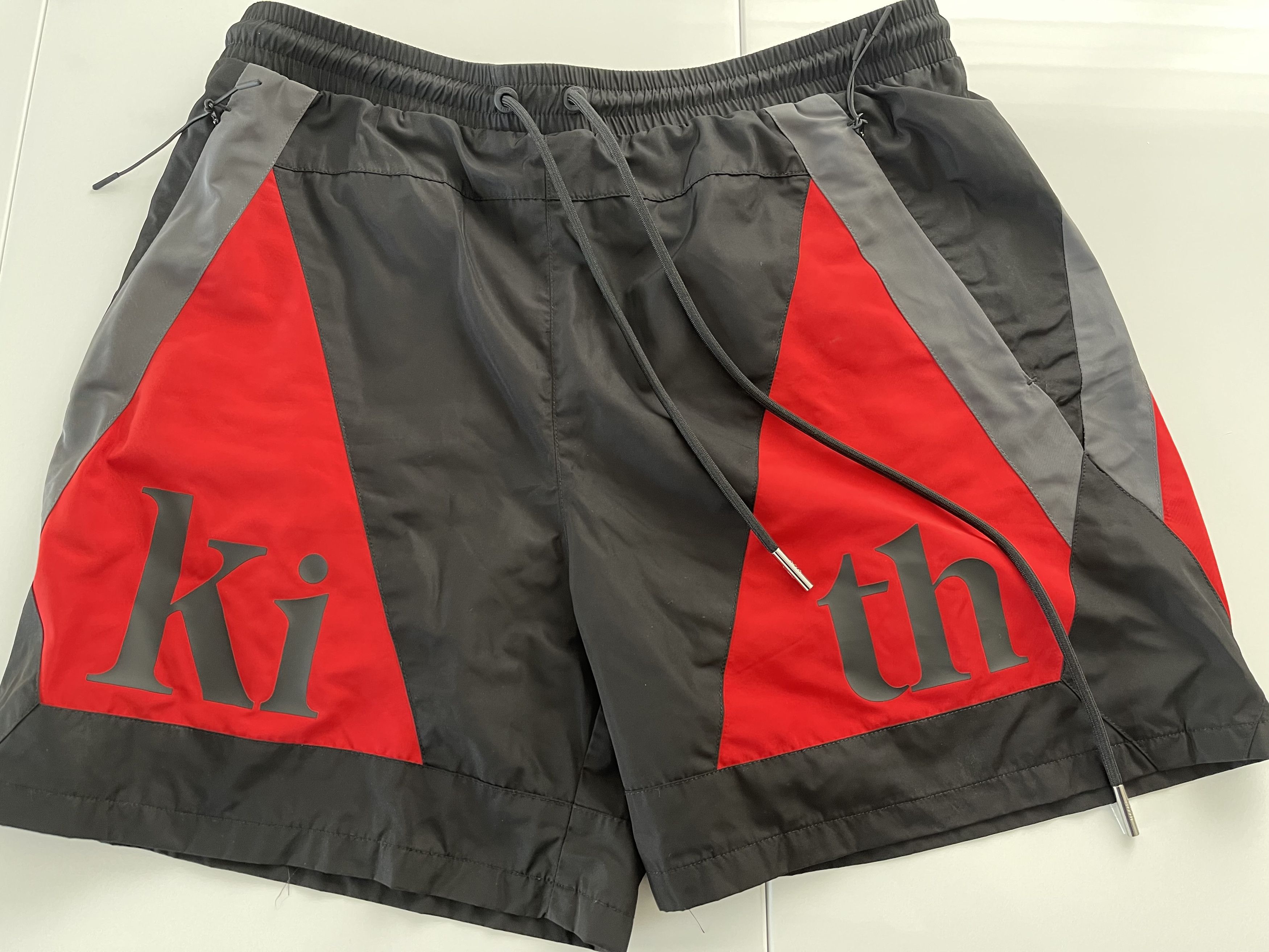 kith Turbo Nylon Short Sサイズ Kith Kith Turbo Nylon Shorts Black/Red/Grey | Grailed