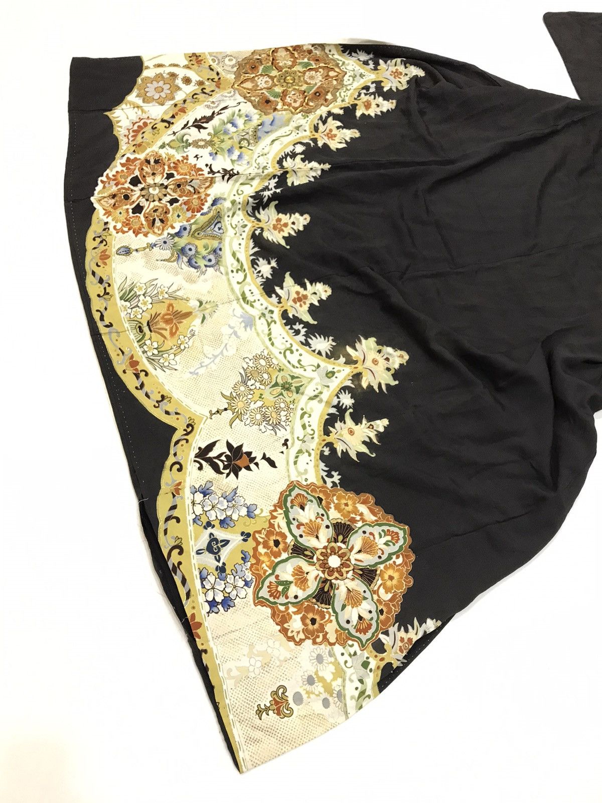 Japanese Brand × Vintage VINTAGE JAPANESE BLACK KIMONO GOLDEN THREAD PATTERN Size US L / EU 52-54 / 3 - 8 Thumbnail