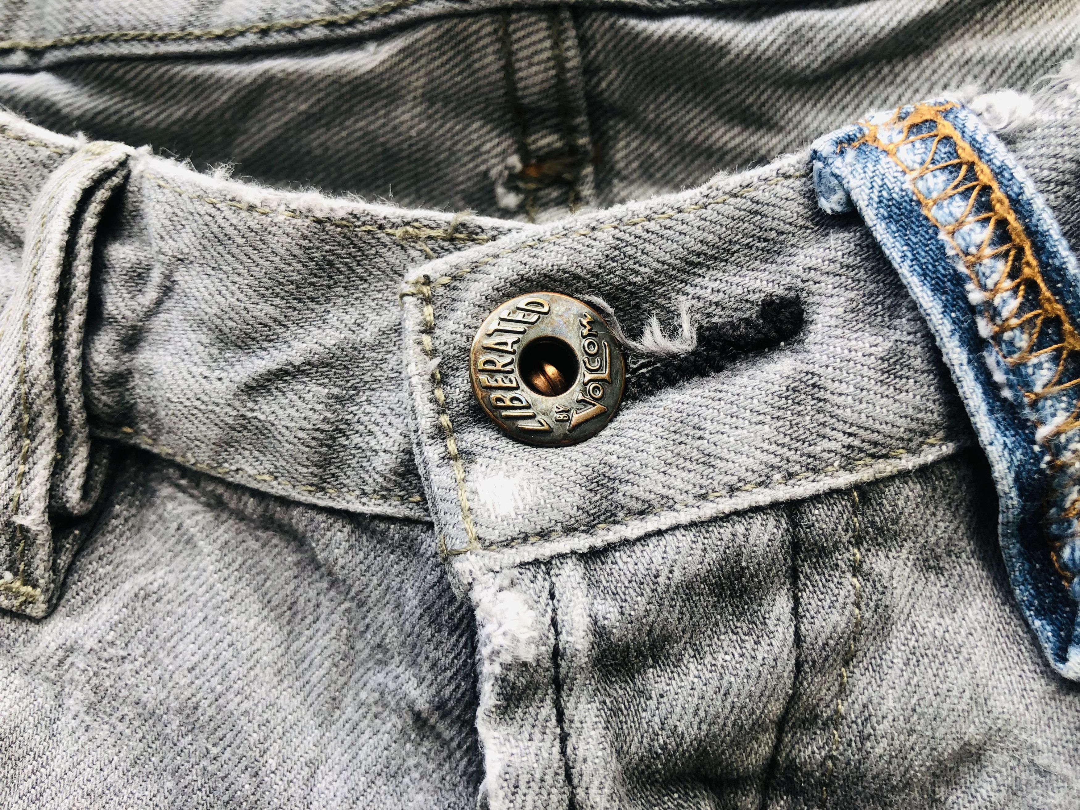 Japanese Brand × Volcom Vintage Volcom Skateboard Travis Scott Fashion Style Size US 34 / EU 50 - 6 Thumbnail