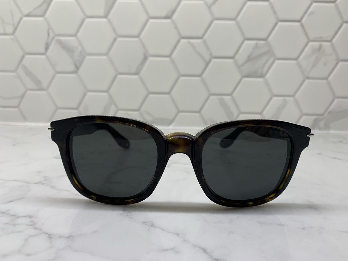 Givenchy Unisex Givenchy Sunglasses Size ONE SIZE - 1 Thumbnail