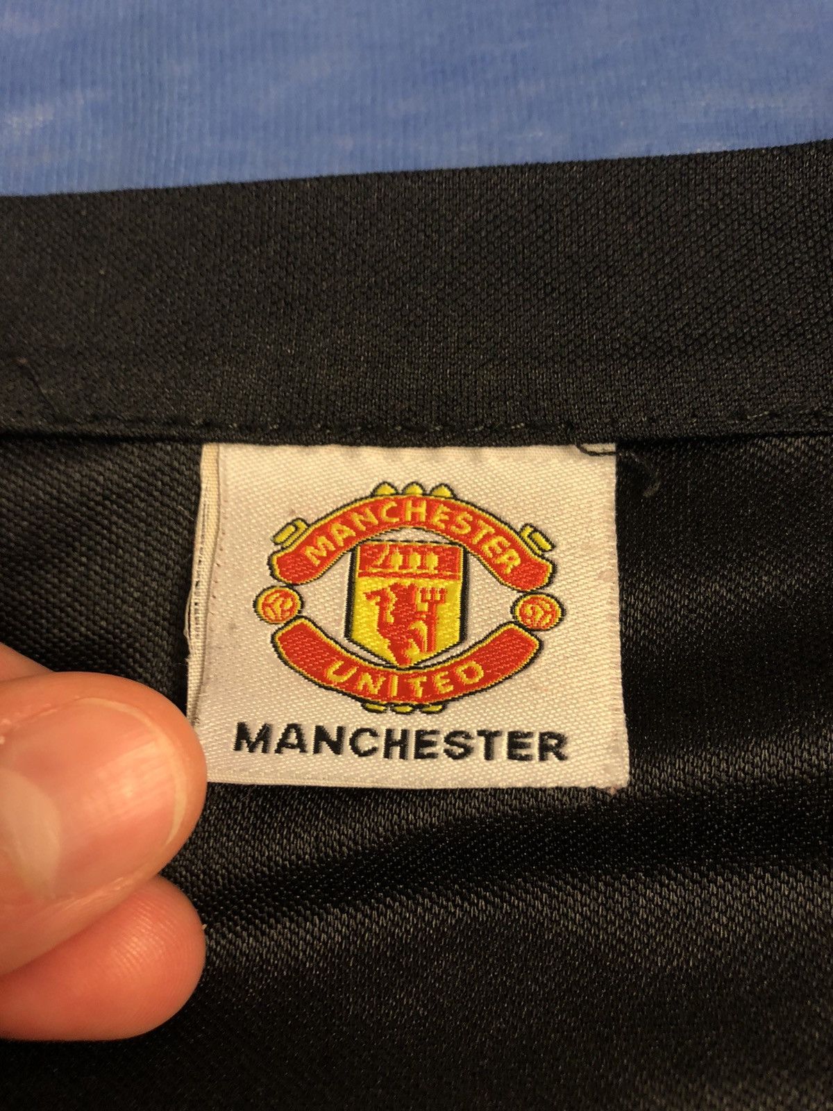 Other MANCHESTER UNITED AWAY BLACK REPLICA SOCCER FOOTBALL JERSEY Size US M / EU 48-50 / 2 - 4 Thumbnail