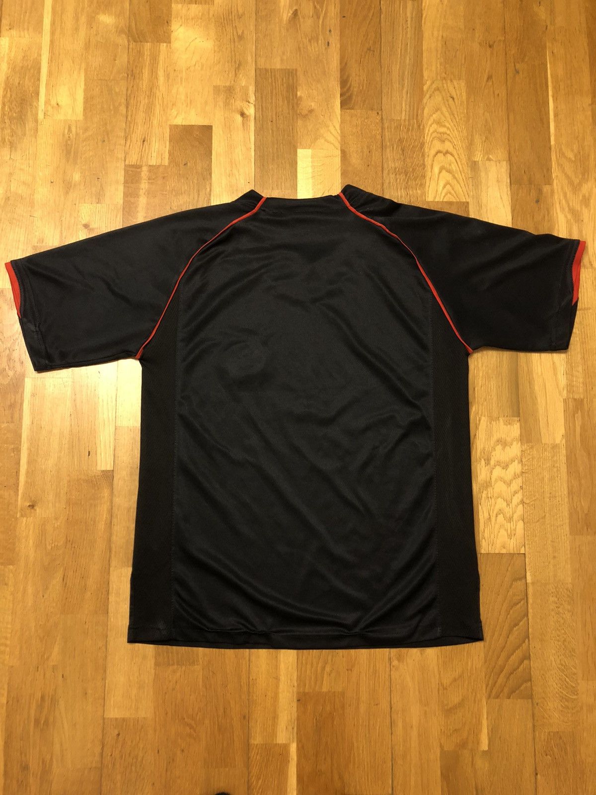 Other MANCHESTER UNITED AWAY BLACK REPLICA SOCCER FOOTBALL JERSEY Size US M / EU 48-50 / 2 - 2 Thumbnail