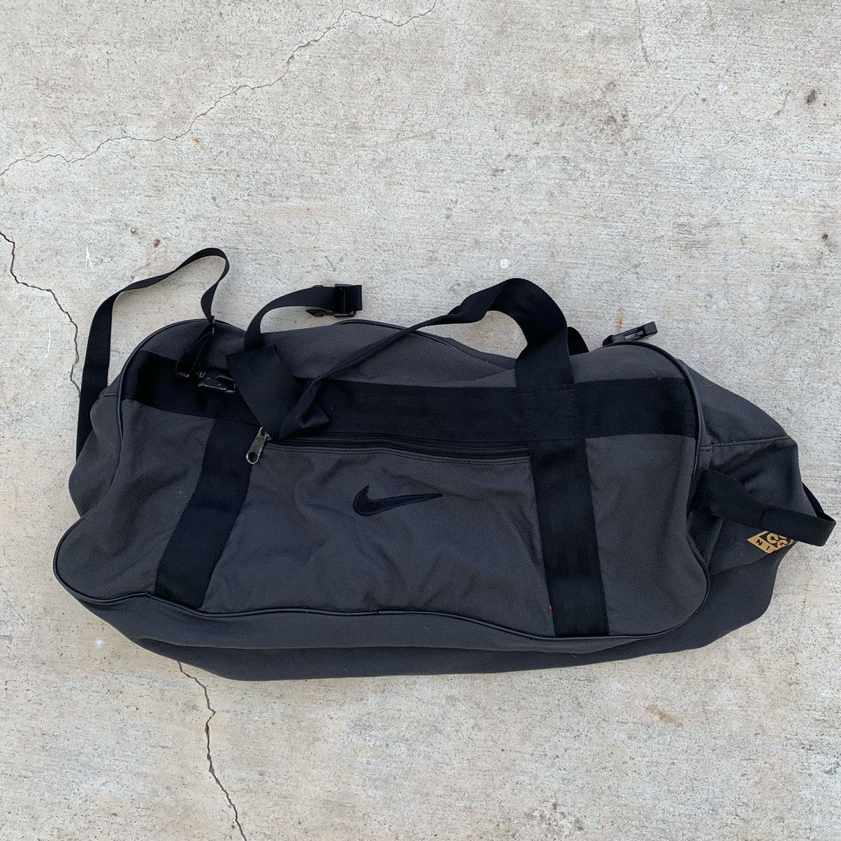 Vintage Vintage Nike acg duffle bag | Grailed