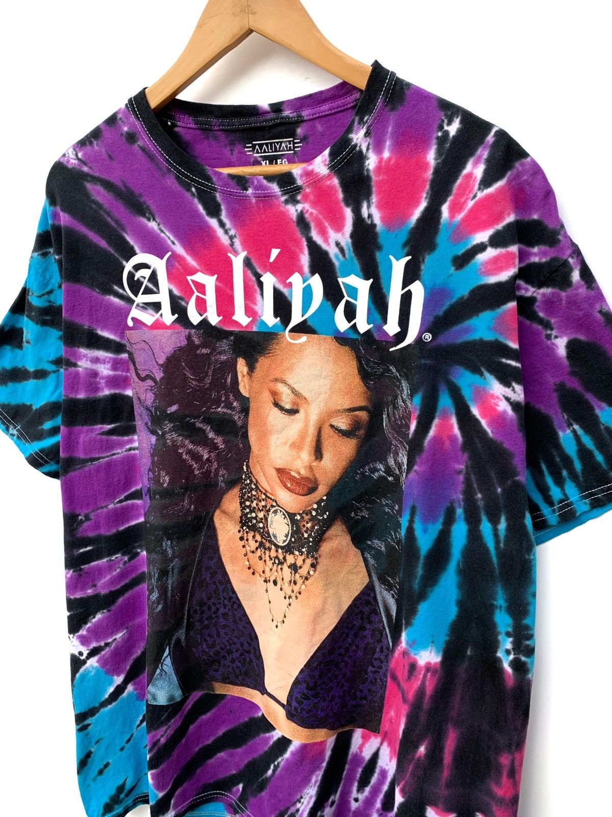 Band Tees Merchandise Aaliyah American Singer Hip Hop Tie Dye Tee Size US XL / EU 56 / 4 - 4 Thumbnail