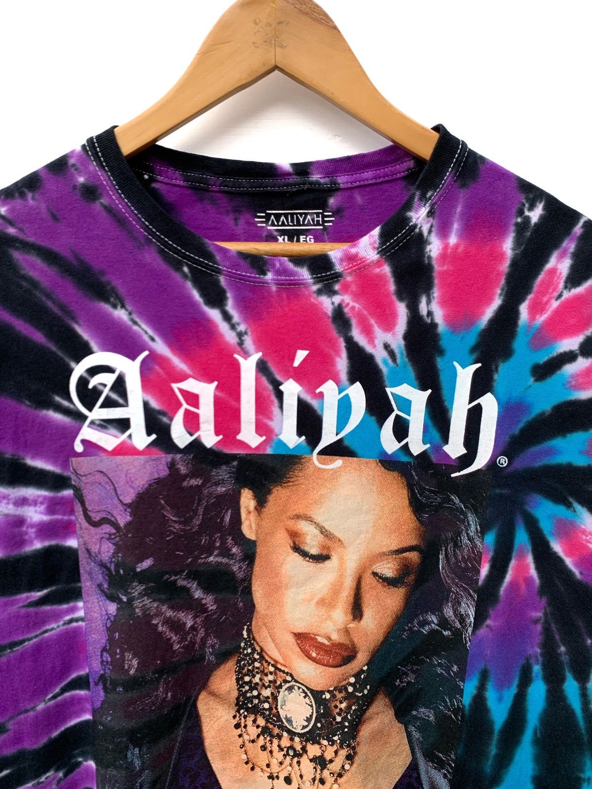 Band Tees Merchandise Aaliyah American Singer Hip Hop Tie Dye Tee Size US XL / EU 56 / 4 - 2 Thumbnail
