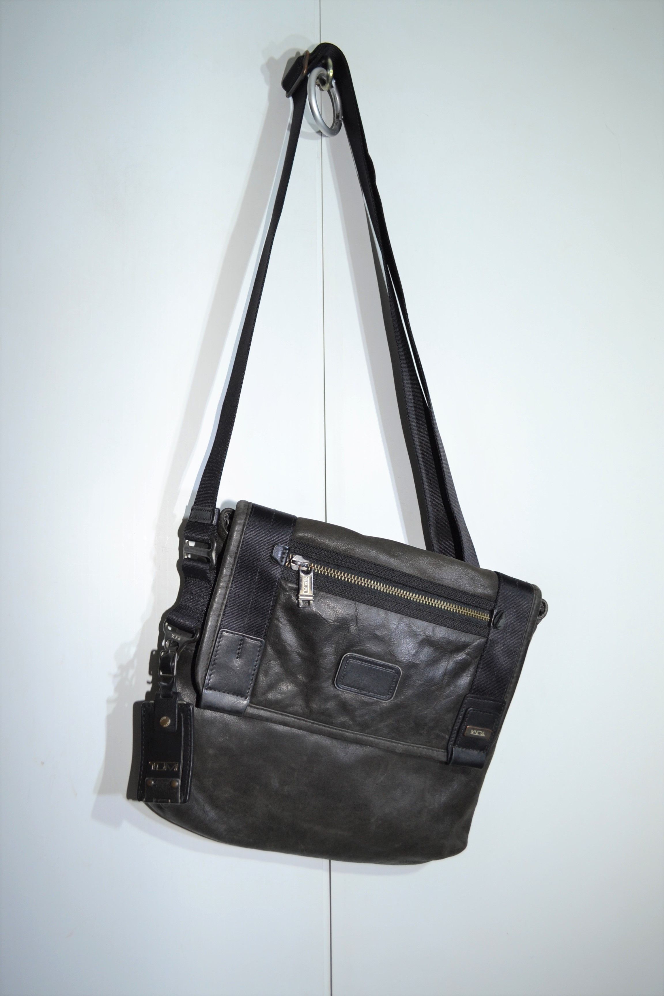 Tumi Tumi Leather Crossbody Bag Made in USA Grailed