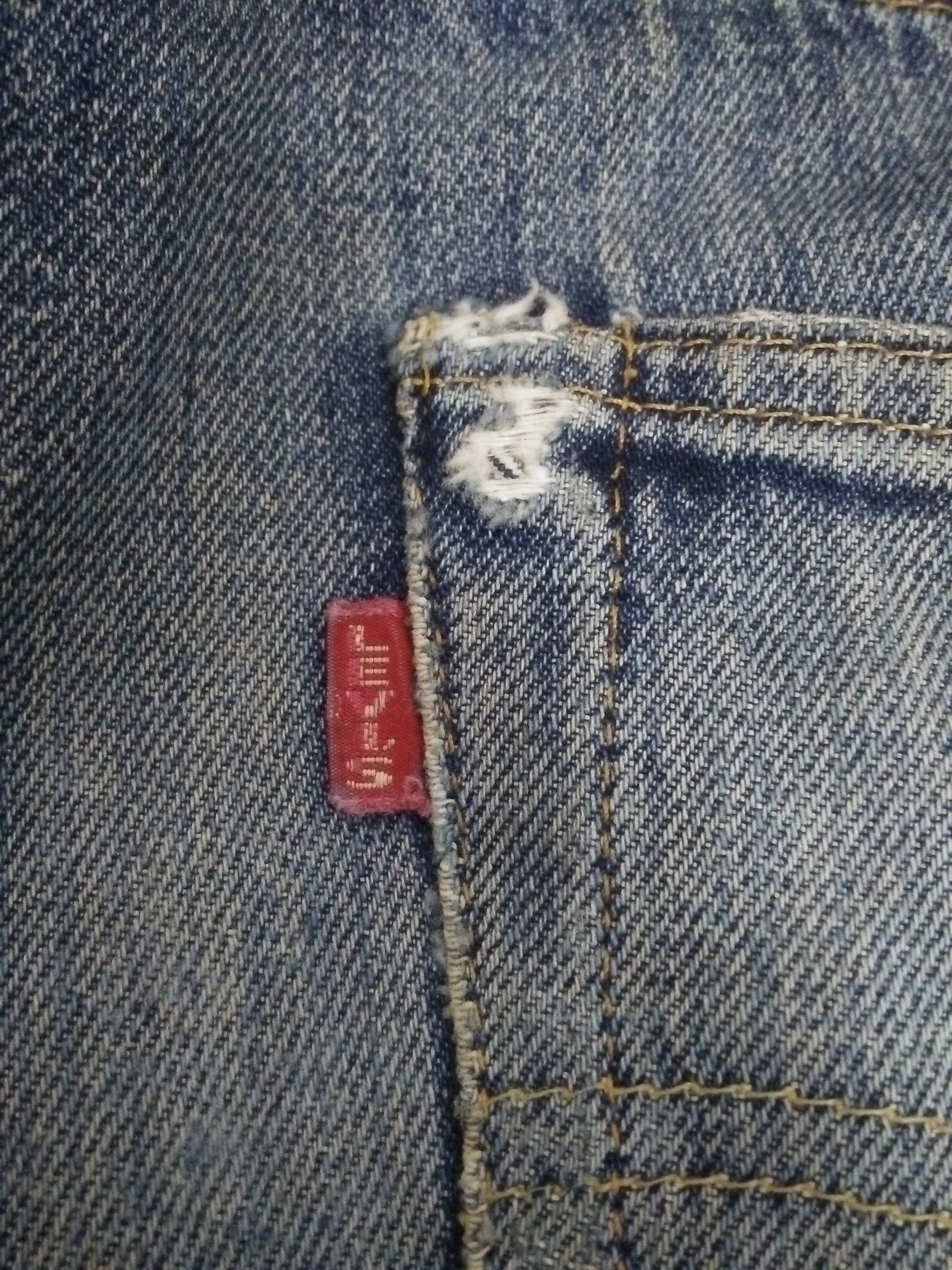 Levi's 90s LEVIS 501XX BIG E DISTRESSED SELVEDGE 555 USA (B102) Size US 30 / EU 46 - 17 Thumbnail
